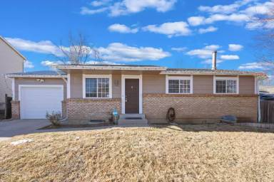 Main picture of 3953 S Bahama St