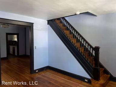Main picture of 1326 W 41st St
