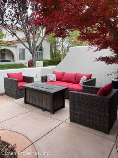 Main picture of 2227 Amaryllis Cir