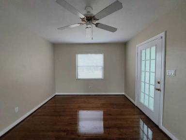 Main picture of 2815 Woodland Hills Ave