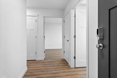 Main picture of 1559 E Badger Rd