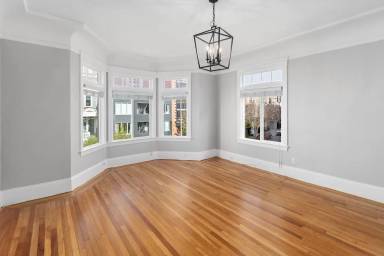 Main picture of 2395 Pacific Ave