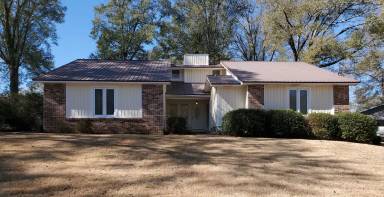 Main picture of 111 Liveoak Dr