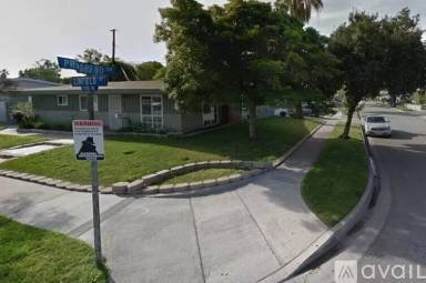 Main picture of 832 S Prospero Dr