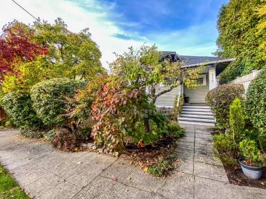 Main picture of 360 Newton St