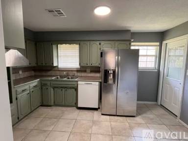 Main picture of 932 SW 1st St