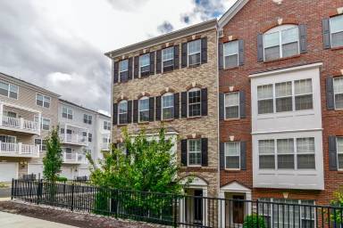 Main picture of 2251 Kew Gardens Dr