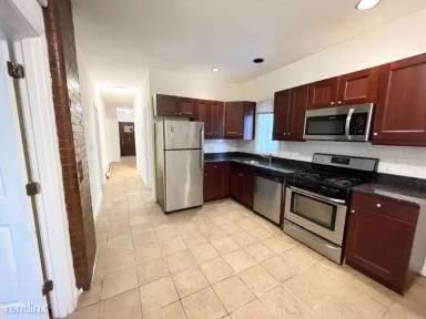 Main picture of 7 Iroquois St