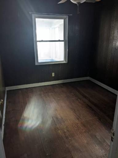 Main picture of 410 W Lapeer St