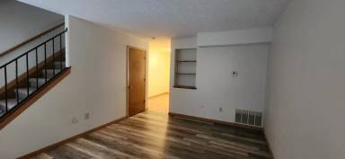 Main picture of 130 W 9th Ave