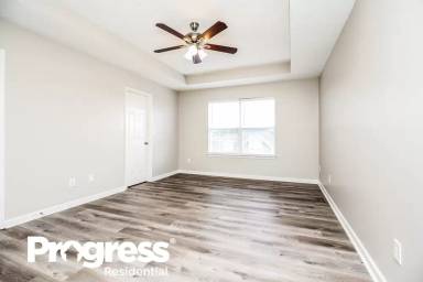 Main picture of 165 Claybrook Ln