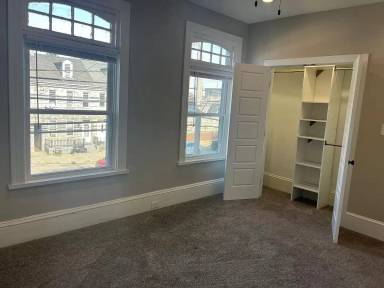 Main picture of 18 W Liberty St