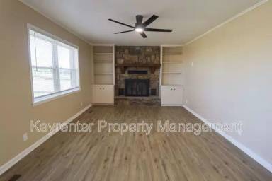 Main picture of 1705 Bixby Rd