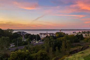 Main picture of 1036 Lookout Dr