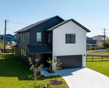 Main picture of 3002 Alpha Wolf Ct