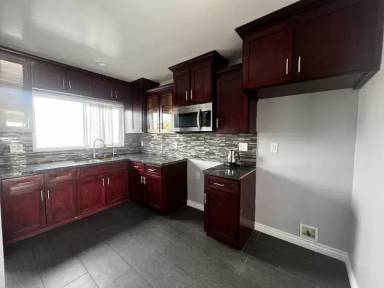 Main picture of 845 W 55th St