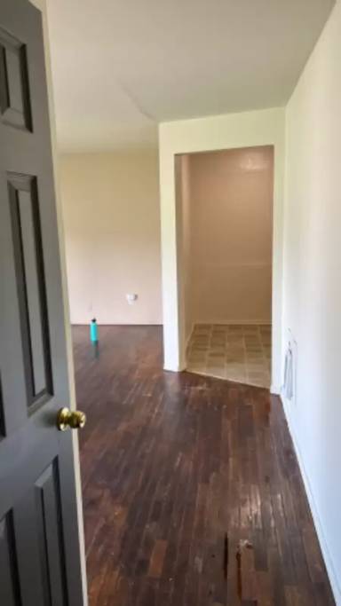 Main picture of 1213 W Gary St