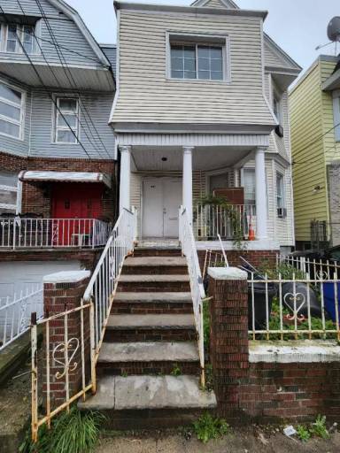 Main picture of 207 Wilkinson Ave