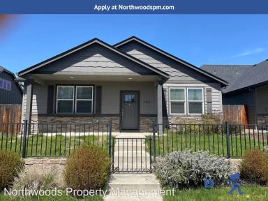 Main picture of 1467 Spring St