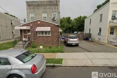 Main picture of 19 Lowell St