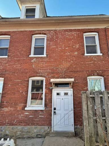 Main picture of 713 Spring Garden St