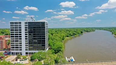 Main picture of 929 N Main St