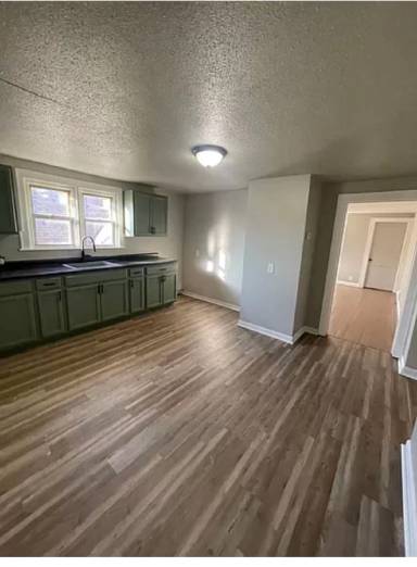 Main picture of 2608 N 40th St