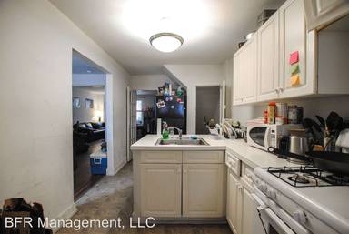 Main picture of 225 E 33rd St