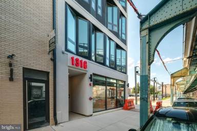 Main picture of 1316 N Front St