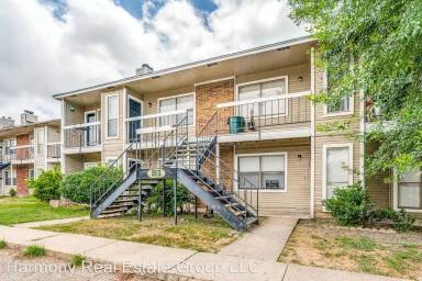 Main picture of 1913 W Loop