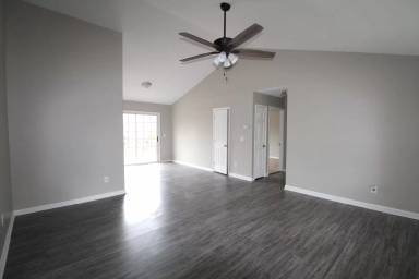 Main picture of 215 Old Treybrooke Dr