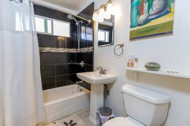 Main picture of 1498 Lehia St