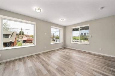 Main picture of 741 Sullivant Ave
