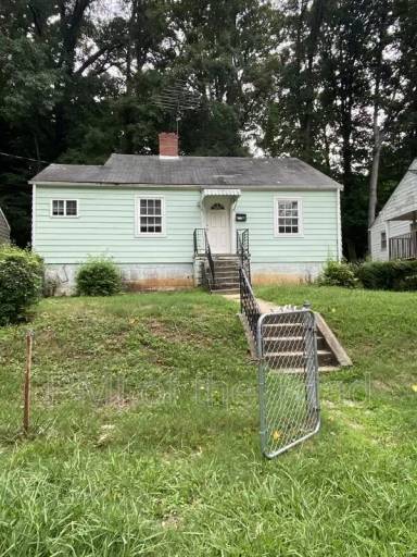 Main picture of 2716 Ivy Ave