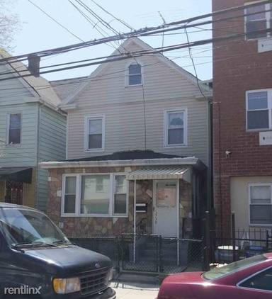 Main picture of 3728 97th St