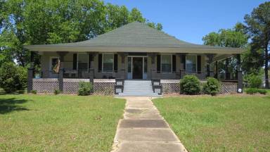 Main picture of 1140 N 3Notch St