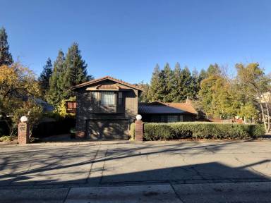 Main picture of 3052 Latham Ln