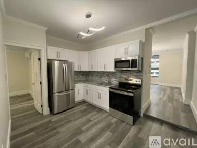 Main picture of 147 W Gray St