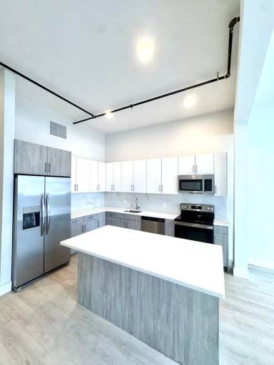 Main picture of 207 N Front St