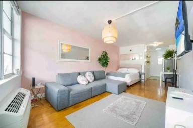 Main picture of 300 74th St