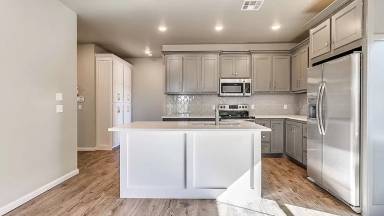 Main picture of 41 E Hurd St