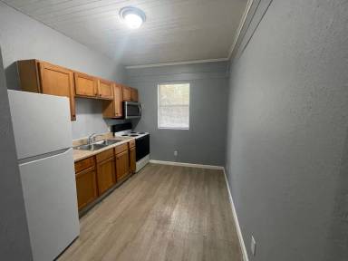 Main picture of 3910 SE 17th Ave
