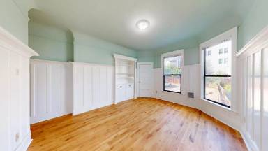 Main picture of 2140 Hayes St