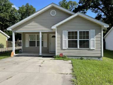 Main picture of 1628 Dr Martin Luther King Jr Mem Rd