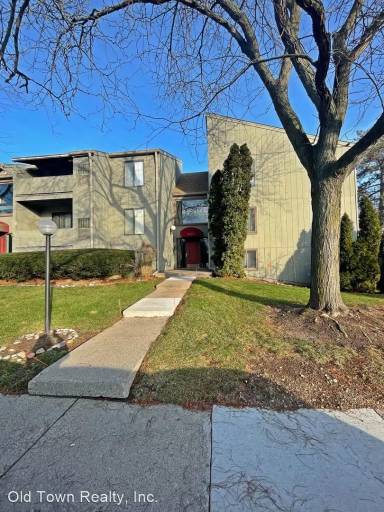 Main picture of 9695 Bayview Dr