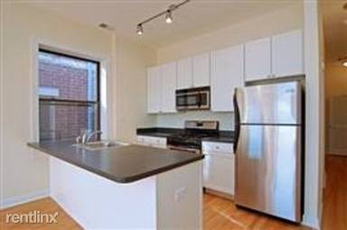 Main picture of 4715 N Sheridan Rd