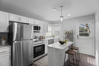 Main picture of 207 Brandegee Ave