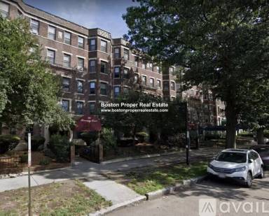 Main picture of 352 Riverway