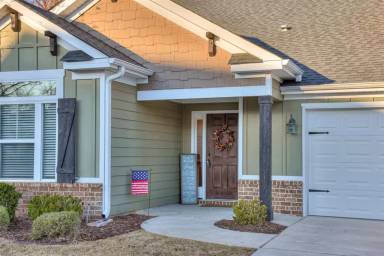 Main picture of 219 Sandleton Way