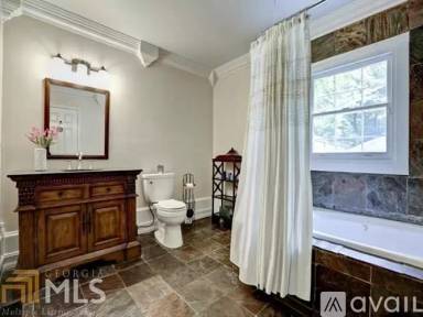 Main picture of 458 Lytle Ave SE